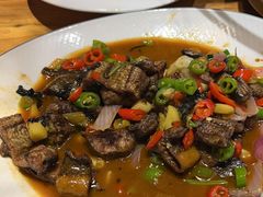 -头上红煨盐鸡·非遗院子餐厅