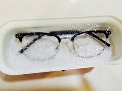 -MiRi眼镜连锁·蔡司·尼康控优点合作店(莘庄店)