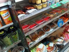 -全家便利店(襄阳南路店)