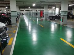 -绿洲中环中心-停车场