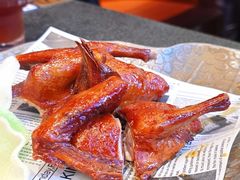 蝴蝶里招牌手撕乳鸽-蝴蝶里·粤菜·点心(滨江龙湖店)