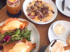 -ROAST coffee & eatery