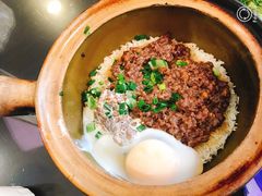 窝蛋牛肉煲仔饭-红星光发煲仔饭(大石街店)