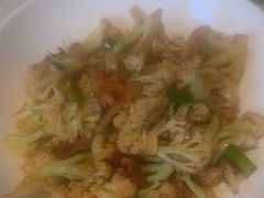 -阿瓦山寨·湘菜现炒·剁椒鱼头王(咸阳总店)