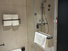 -广州海珠江南西地铁站轻居酒店