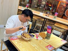 -魔都三兄弟酸辣粉·蘸卤炸串(虹桥万科店)