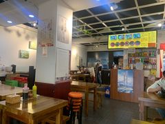 大堂-丽虹云南过桥米线(兴工街店)