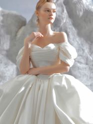 -拉瑞娜LaReine婚纱礼服高级定制