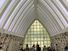 -钟书阁(松江泰晤士小镇店)