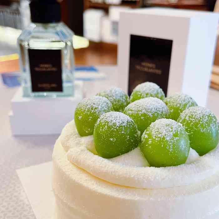 喜茶(港汇恒隆广场lab店)-"今年度目前为止最具性价比的优秀蛋糕来自