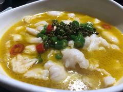 青椒水煮鱼-金枝玉叶上海人家食府(三里河店)