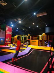 -蹦蹦跳跳(新奥购物中心店)