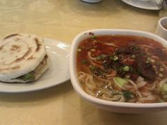 哨子面和肉夹馍-西安美食阁(四平路店)