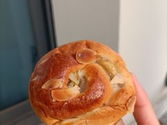 杏仁香蕉布里欧-富贵面包公司(运河店)