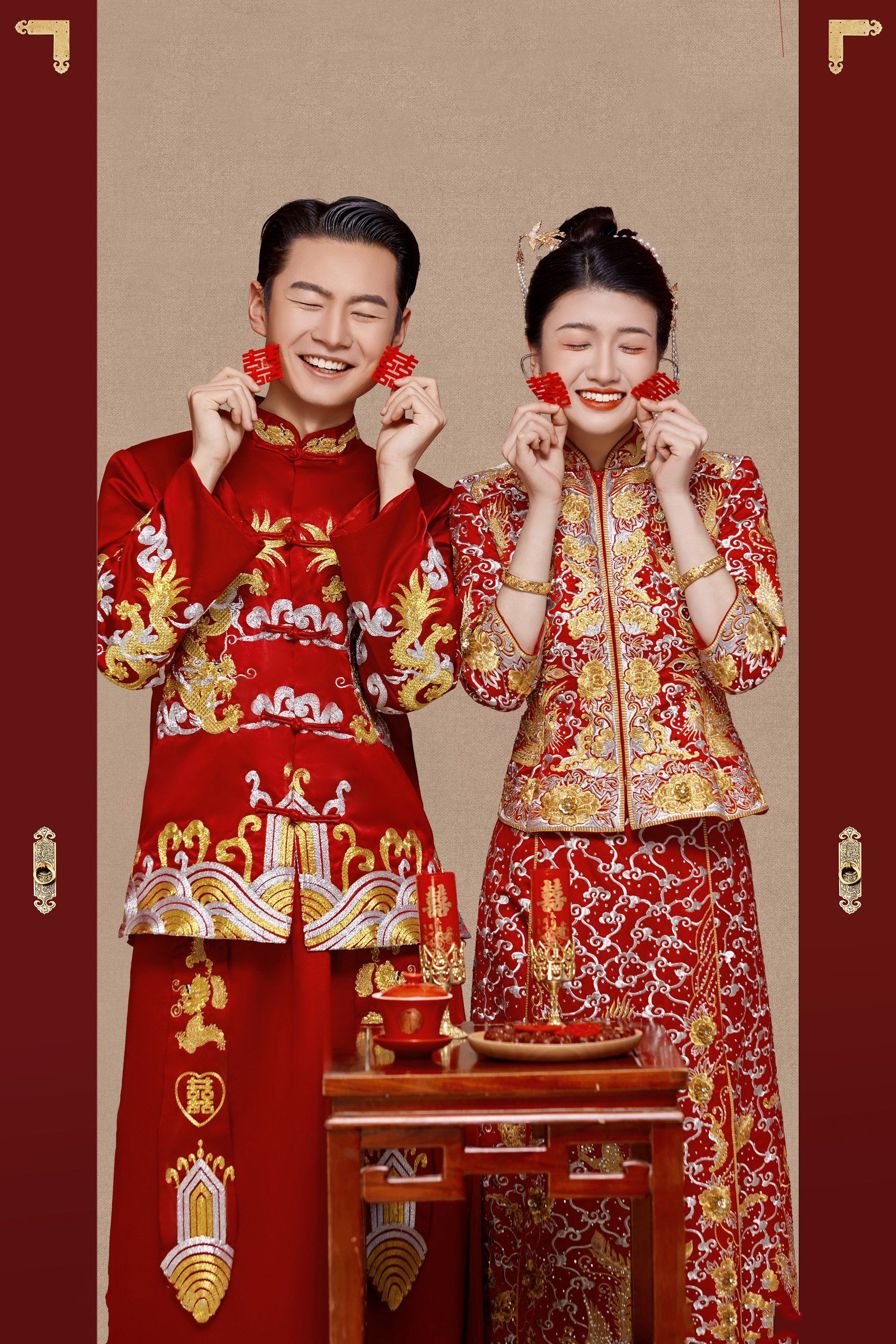 室内秀禾服婚纱照