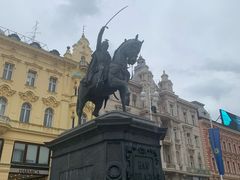 -耶拉契奇总督广场