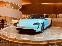 -卡佩罗意大利餐厅及酒吧Al Cappello Trattoria