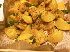 -临界音乐酒馆·小龙虾·江湖菜(华熙LIVE·鱼洞店)