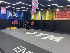 -成杰格斗·拳击·柔术·防身术(建设路店)