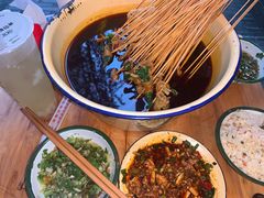 -拈签一笑黄牛肉辣卤串串
