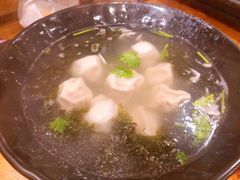 东镇老味道馄饨-老东镇啤酒屋海鲜加工·蒸汽海鲜·海鲜烧烤(台东店)