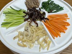 -云海肴·汽锅鸡·云南菜(天山百盛优客店)