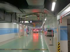 -徐汇日月光地下停车场