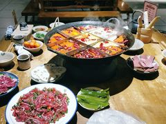 -白乐天毛肚火锅馆(解放碑店)