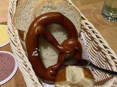 德式面包筐-LENBACH兰巴赫西餐啤酒坊(大连东港店)
