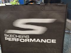 -SKECHERS 斯凯奇(上海国际时尚中心店)