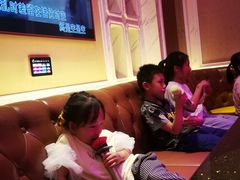 -皇马纯KTV·量贩·聚会(民治店)