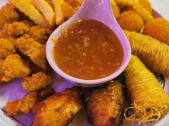 -樱花里音乐餐吧·牛扒椰子鸡(东圃店)