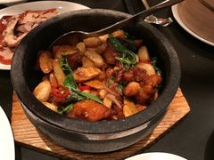 石锅九塔三杯鸡-北京王府井希尔顿酒店·秦唐中餐厅Chynna