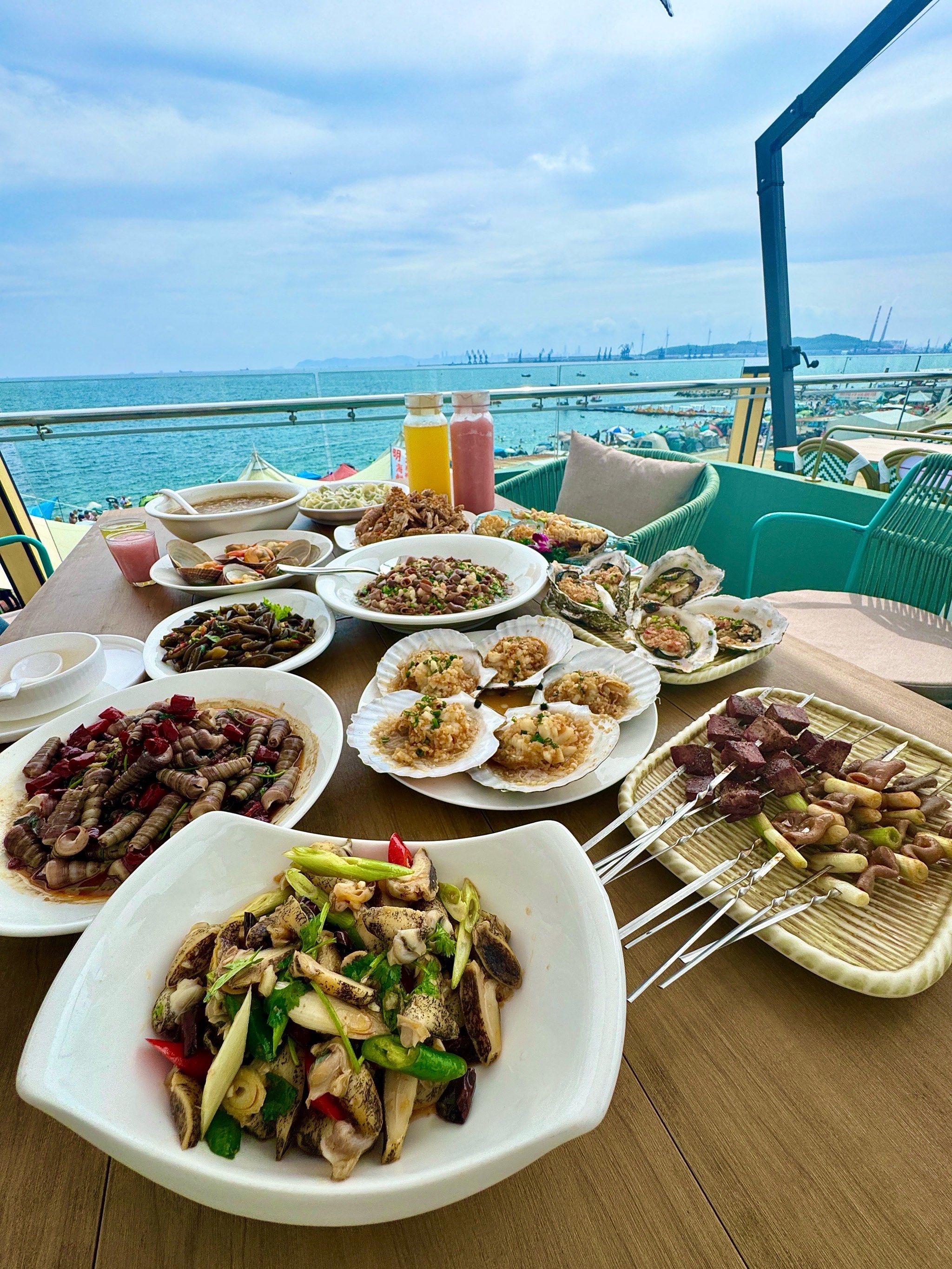 在海边吃海鲜巨过瘾❗❗❗❗