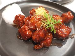 红酒泡沫牛仔粒-荟廷·晶萃(陆家嘴尚悦湾店)
