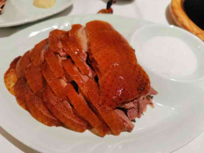 花悦庭·果木烤鸭(合生汇店)-"这里的菜有:传统北京果木烤鸭秘制小花