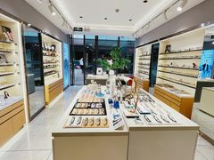 -视野联行眼镜·蔡司·尼康·豪雅·依视路(青浦宝龙店)