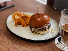 -潮一不贰·法式甜品·生日蛋糕·西式简餐(外滩店)