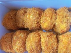 蟹黄肉松小贝-鲍师傅糕点(八一馆店)