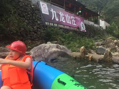 -安吉龙王山峡谷漂流
