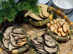 -慢丽江·云南野生菌土鸡锅(付家庄店)