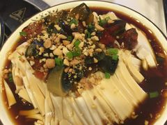 -虾弄弄海派小龙虾·牛羊蝎子火锅