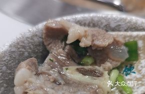 Selected Fresh Bone-in Lamb