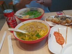 -小杨生煎(金山百联购物中心3楼店)