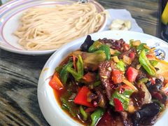 -歹歹的加个面过油肉拌面