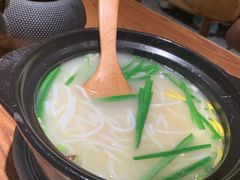 云南过桥米线-云海肴·汽锅鸡·云南菜(高德置地店)