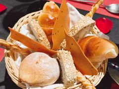 餐前面包配黄油-塞纳河法国餐厅(唐延路店)