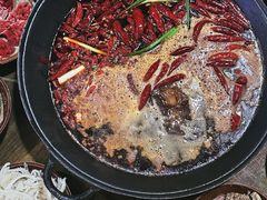 -黄潇洒老火锅(九眼桥宏济巷店)