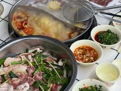 -周良天山牛杂城(天山路总店)