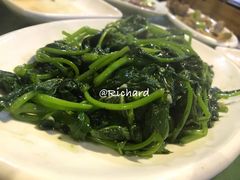 清炒地瓜叶-四川小胡子海鲜(丁村万人海鲜广场店)